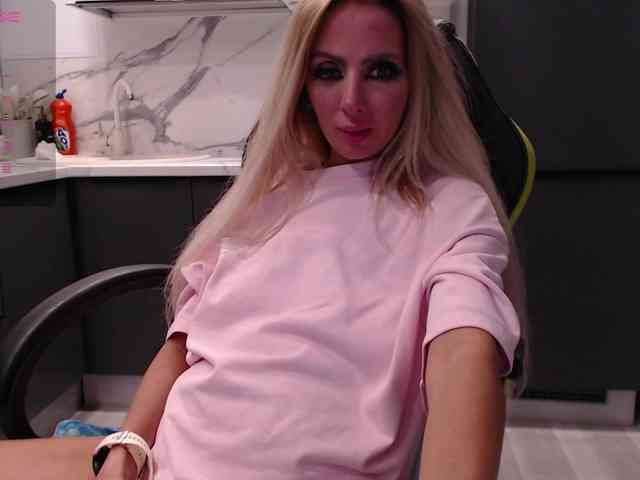 blondalina webcam