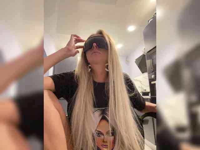 blondalina webcam