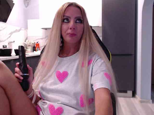 blondalina webcam