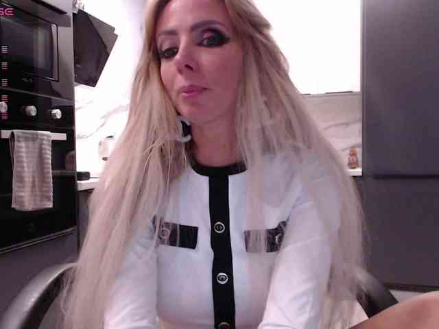 blondalina webcam