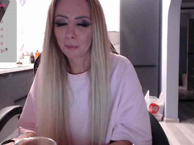 Модель: blondalina