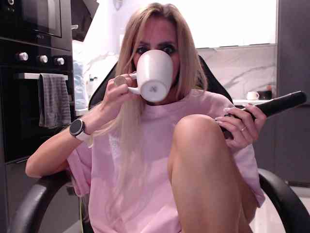blondalina webcam