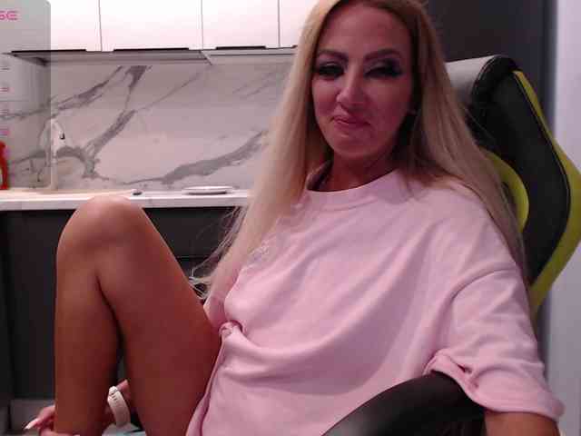 blondalina webcam