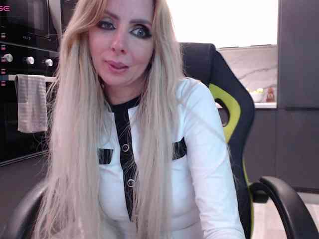 blondalina webcam