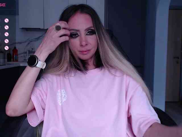 blondalina webcam