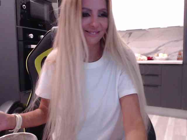 blondalina webcam