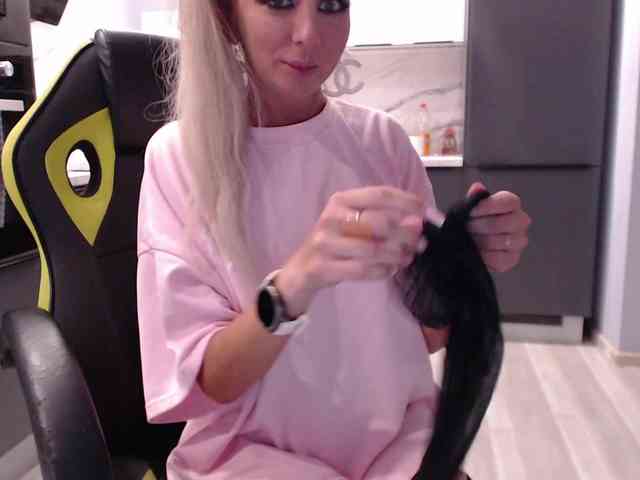 blondalina webcam