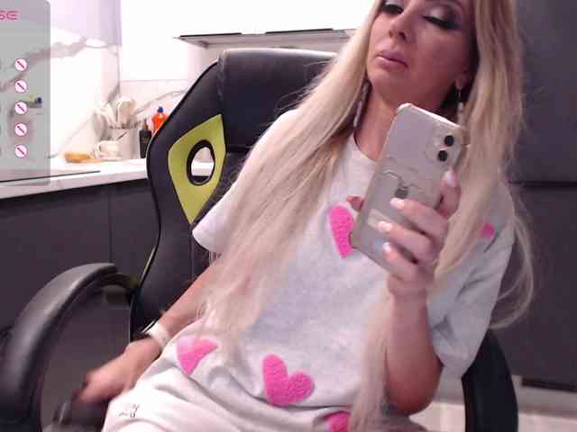 blondalina webcam