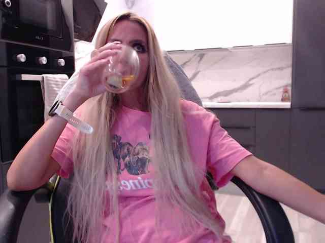 blondalina webcam
