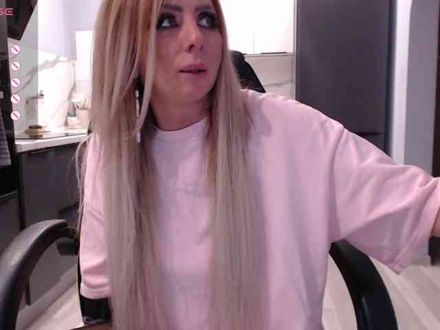 blondalina webcam