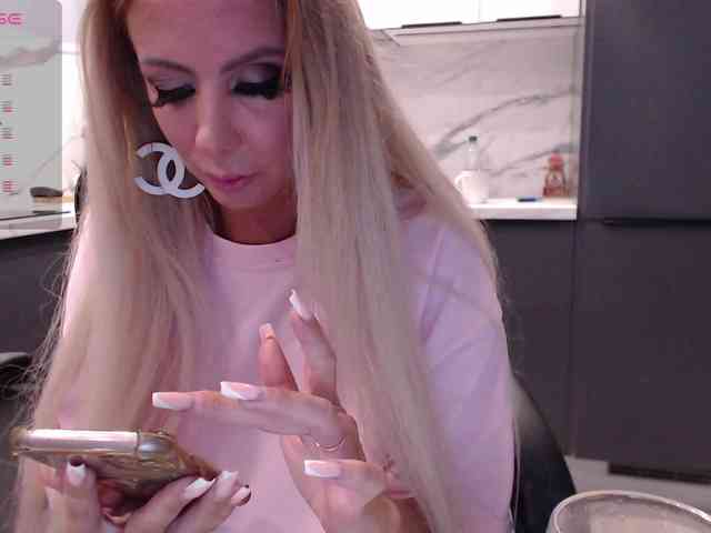 blondalina webcam