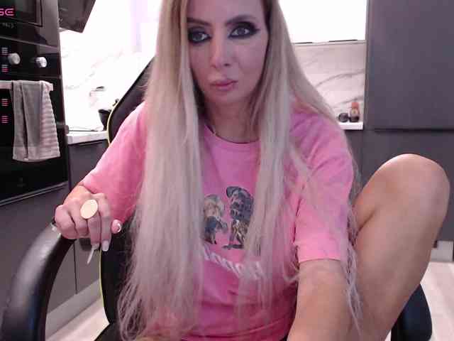 blondalina webcam