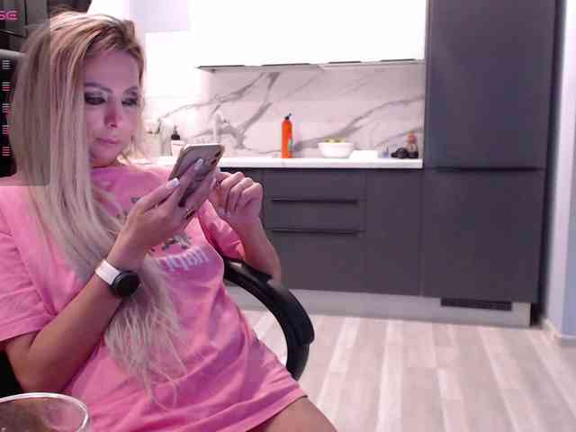 blondalina webcam