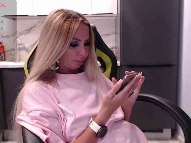 blondalina webcam
