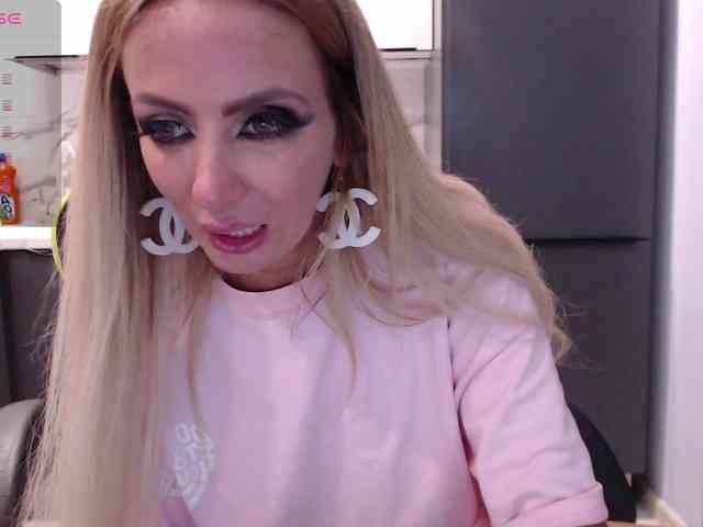 blondalina webcam