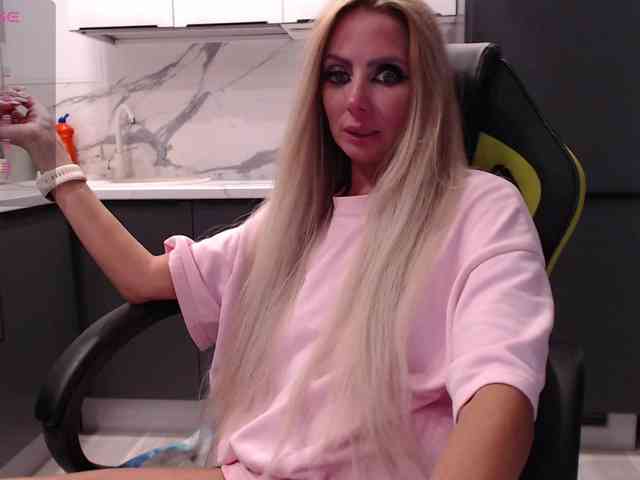 blondalina webcam