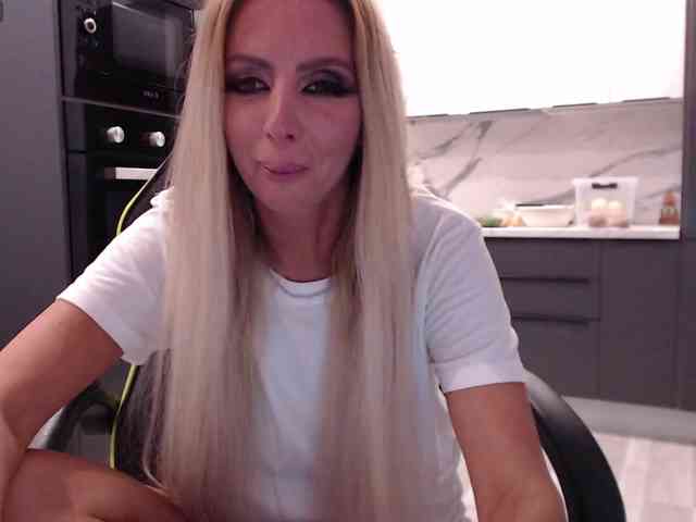 blondalina webcam