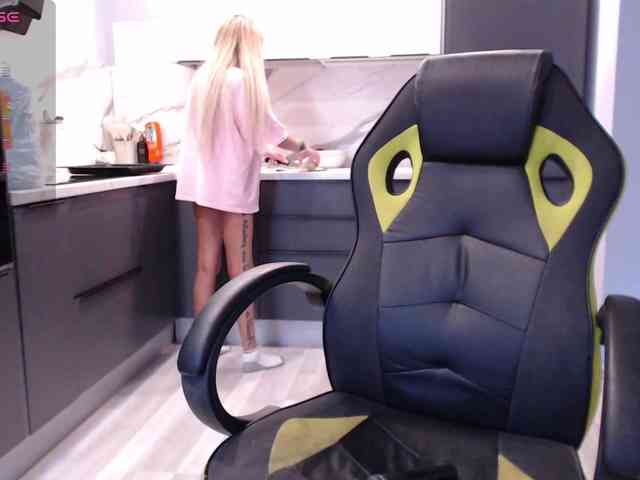 blondalina webcam