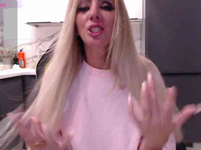 blondalina webcam