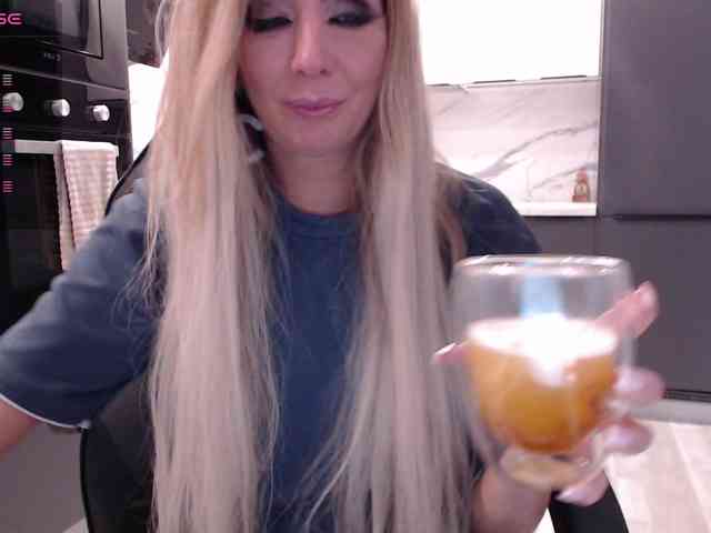 blondalina webcam