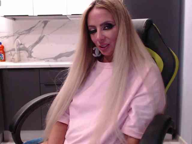 blondalina webcam