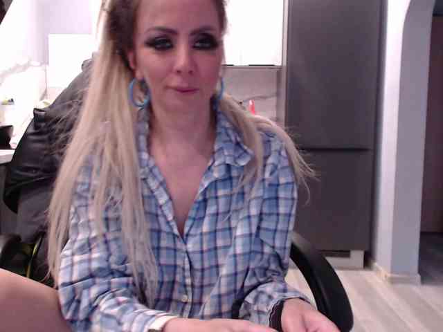 blondalina webcam