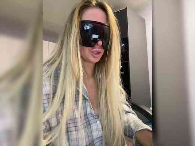 blondalina webcam