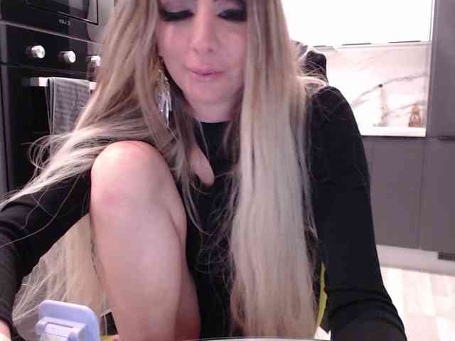 blondalina webcam