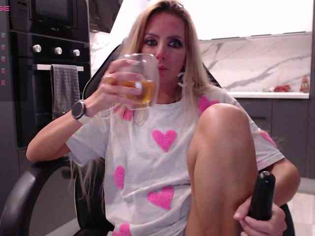 blondalina webcam