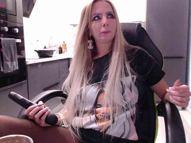 blondalina webcam