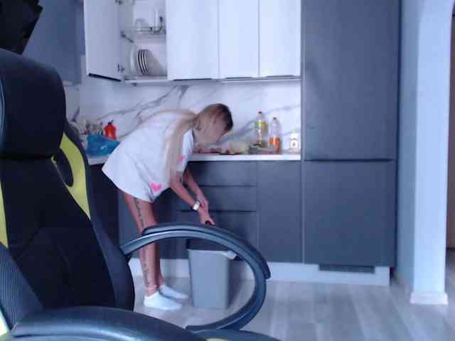 blondalina webcam