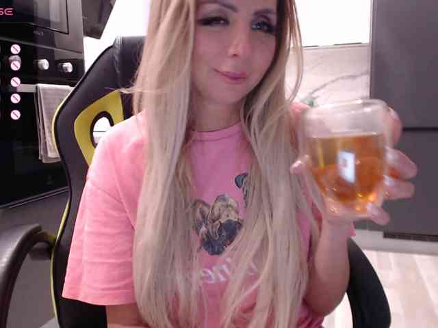 blondalina webcam