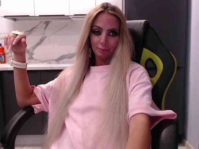 blondalina webcam