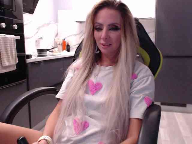 blondalina webcam