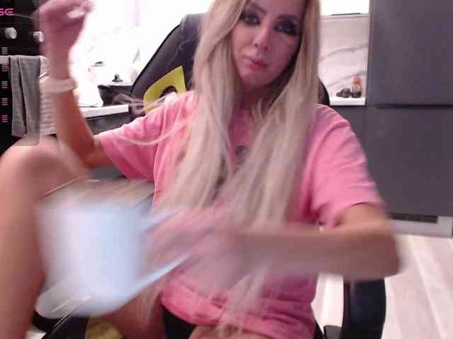 blondalina webcam