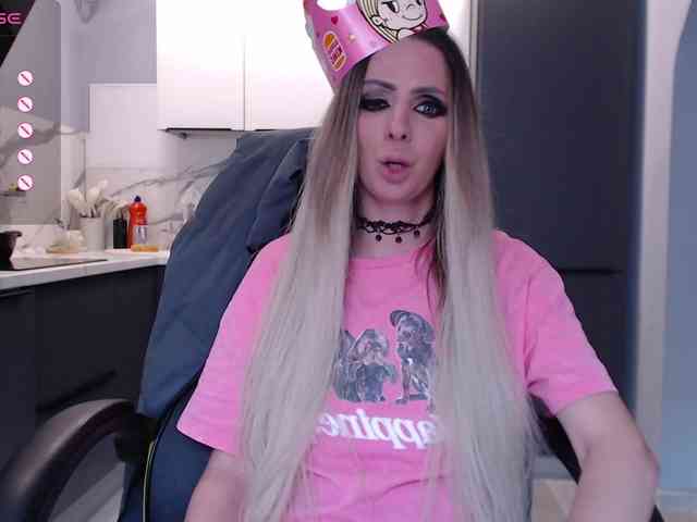 blondalina webcam