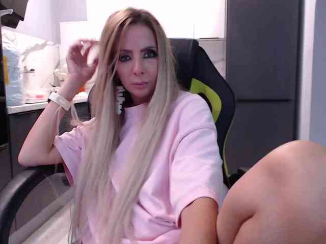 blondalina webcam