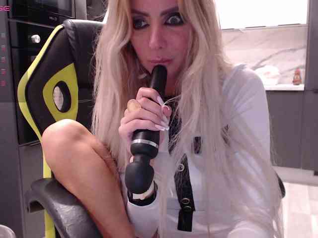 blondalina webcam