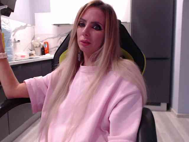 blondalina webcam