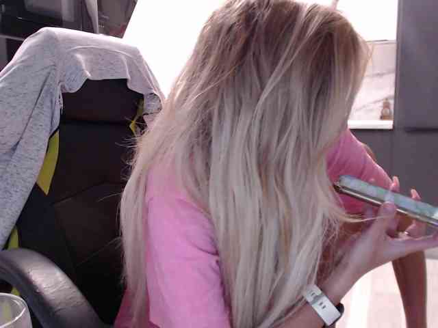 blondalina webcam