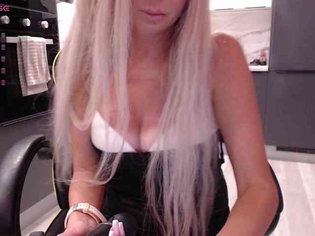 blondalina webcam