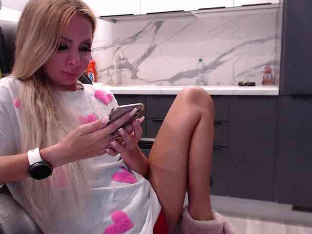 blondalina webcam