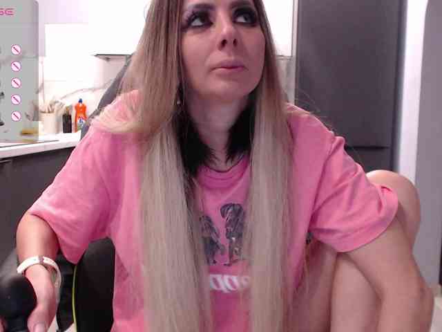 blondalina webcam