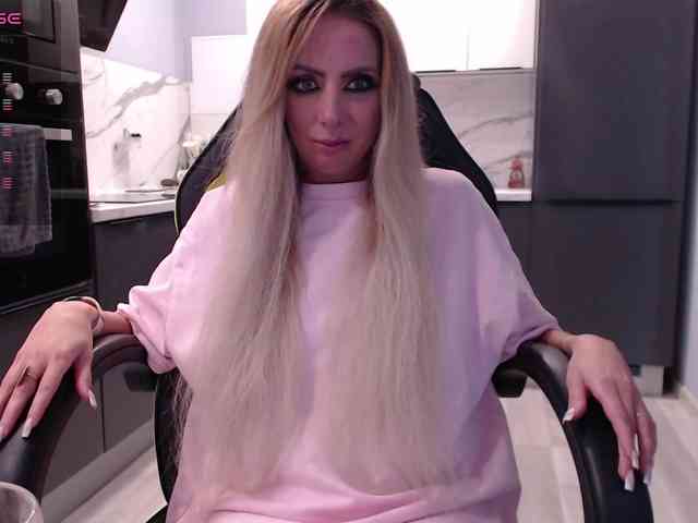 blondalina webcam
