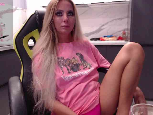 blondalina webcam