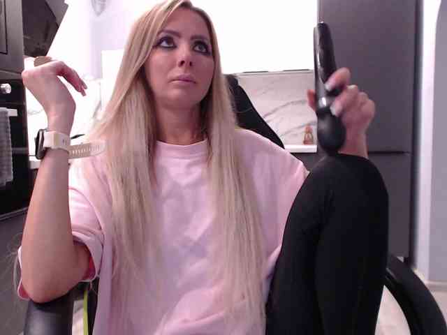 blondalina webcam