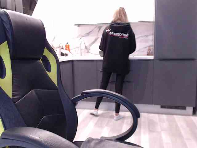 blondalina webcam