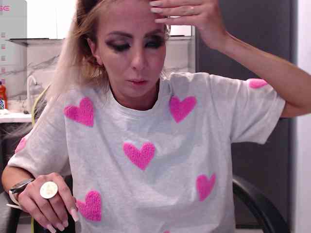 blondalina webcam
