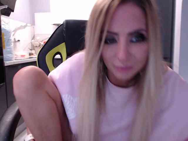 blondalina webcam