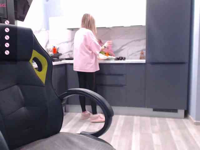 blondalina webcam
